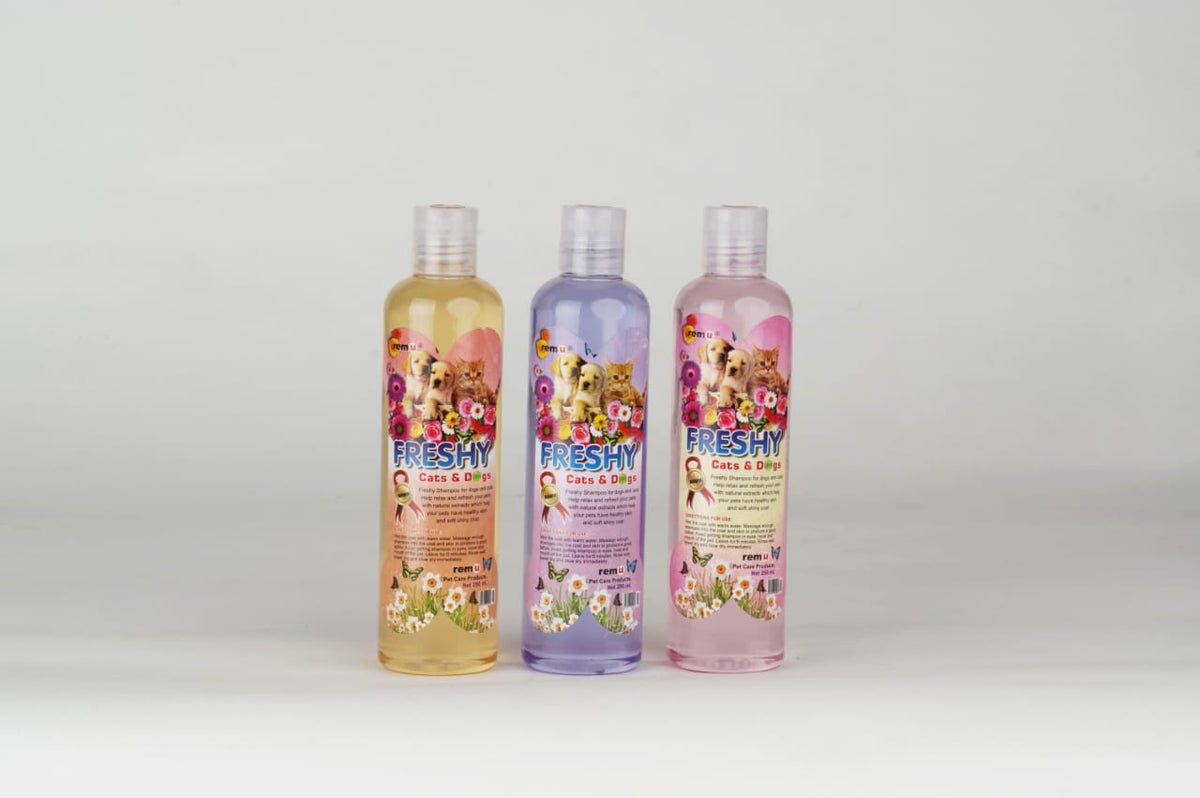 Remu - Freshy Dogs and Cat Shampoo - 320 ML