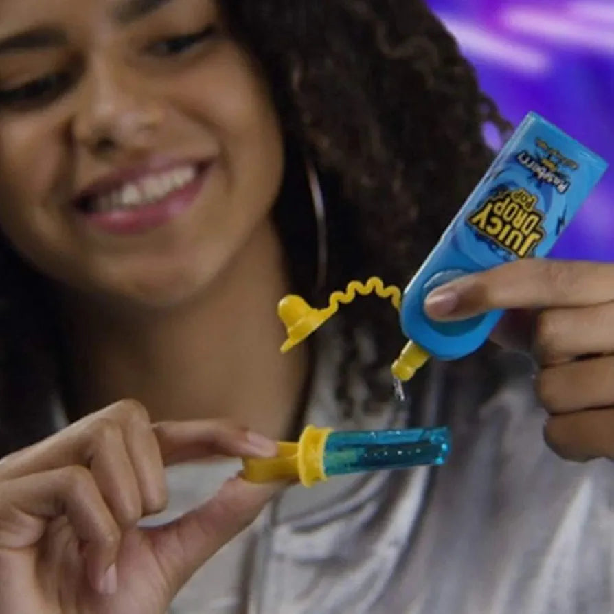 Bazooka Candy Brands Juicy Drop Strawberry / Blackcurrant Lollipop - 26 gms